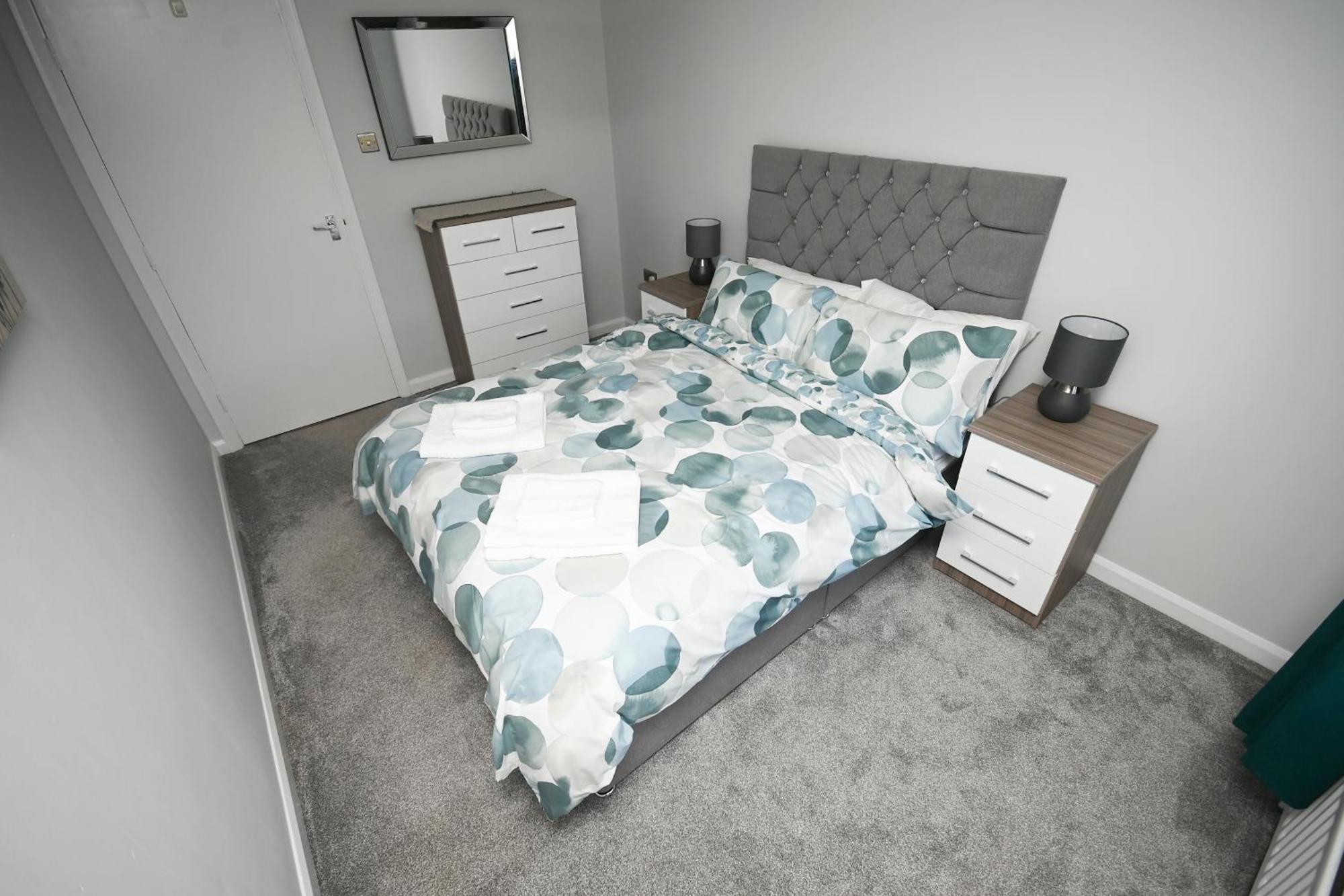 2 Bedroom Flat, Fabulous Views Near Museum *